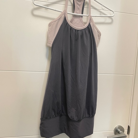 Lululemon tank top. Size 4 - Picture 5 of 5
